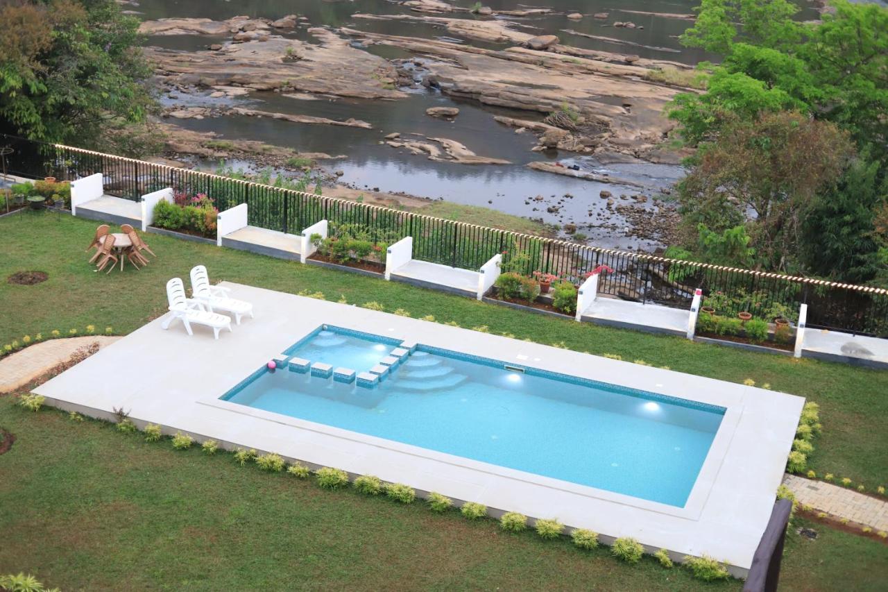 Seeheim Resorts Athirappilly Exteriér fotografie
