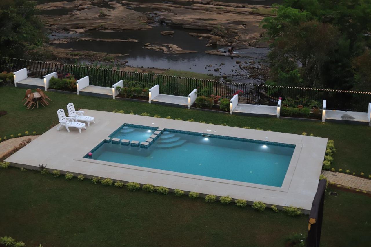 Seeheim Resorts Athirappilly Exteriér fotografie